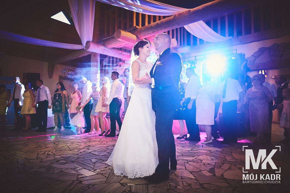 Fotografia z pierwszego tańca pary młodej - Miłocin pod Lublinem